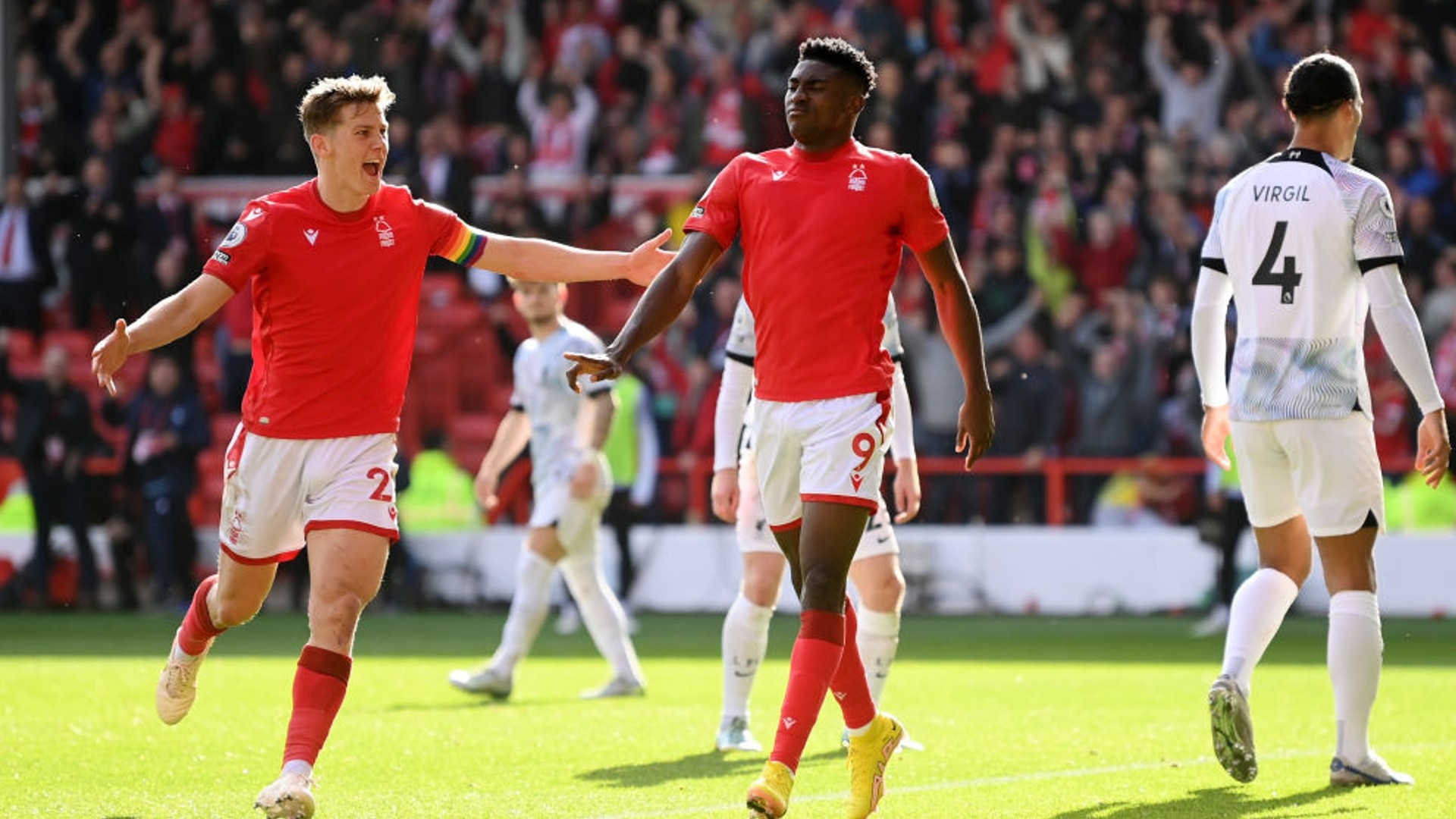 端由莱万多 端由莱万多